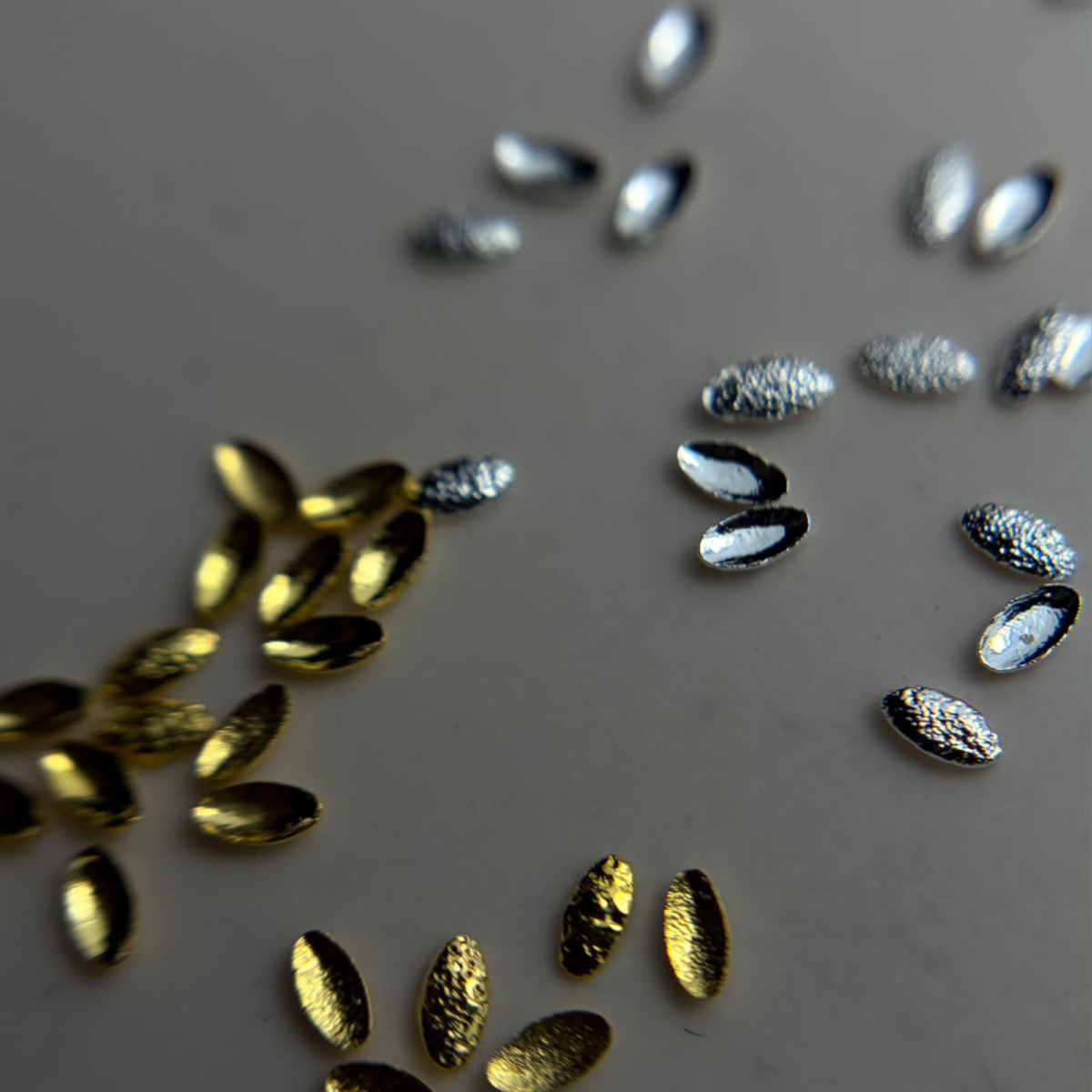 ORNEMENT — MINI GRAIN DE RIZ GIVRÉ